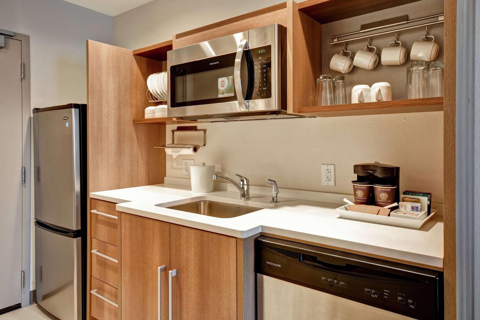 Home2 Suites By Hilton Springfield North Εξωτερικό φωτογραφία