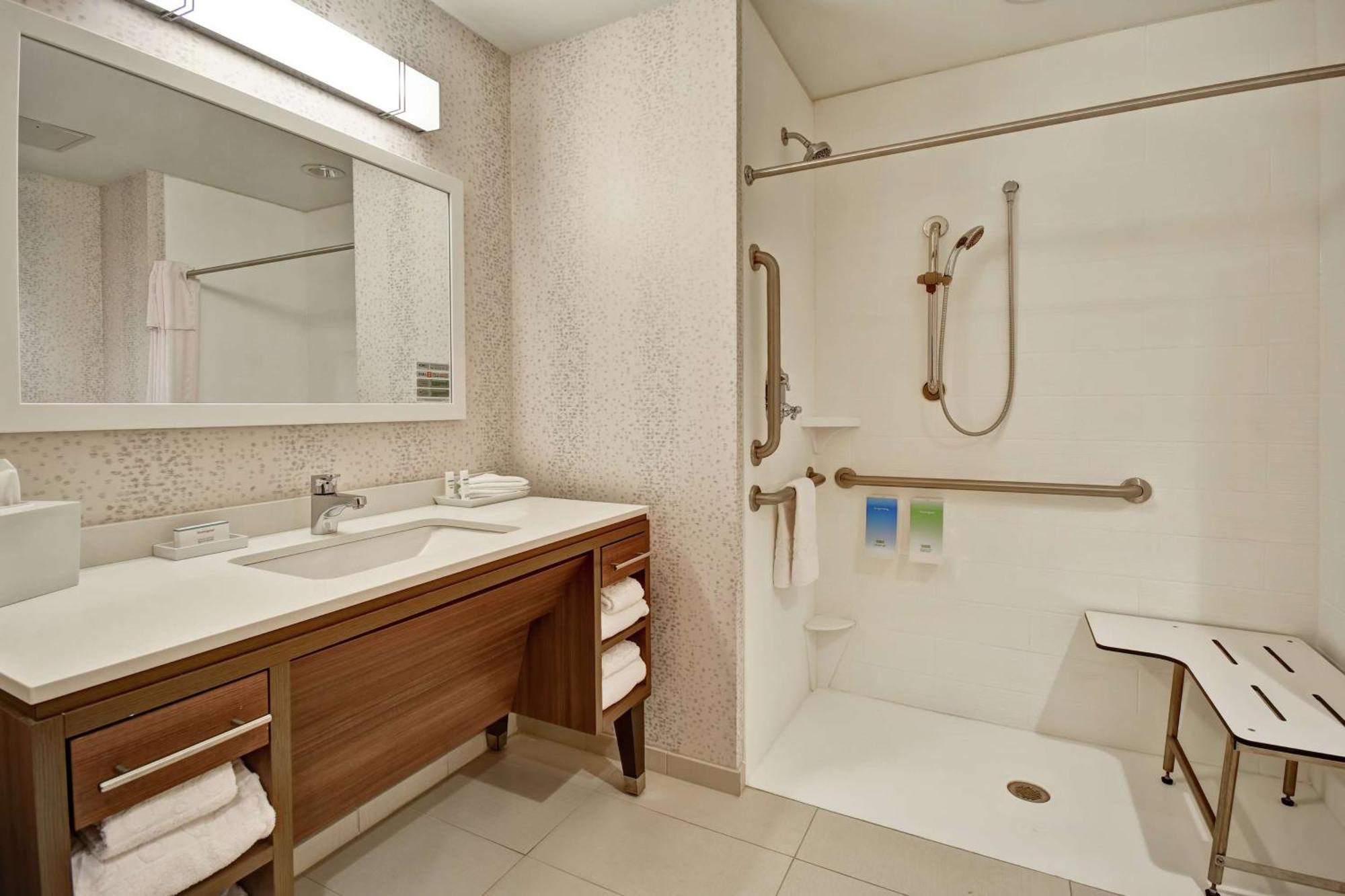 Home2 Suites By Hilton Springfield North Εξωτερικό φωτογραφία