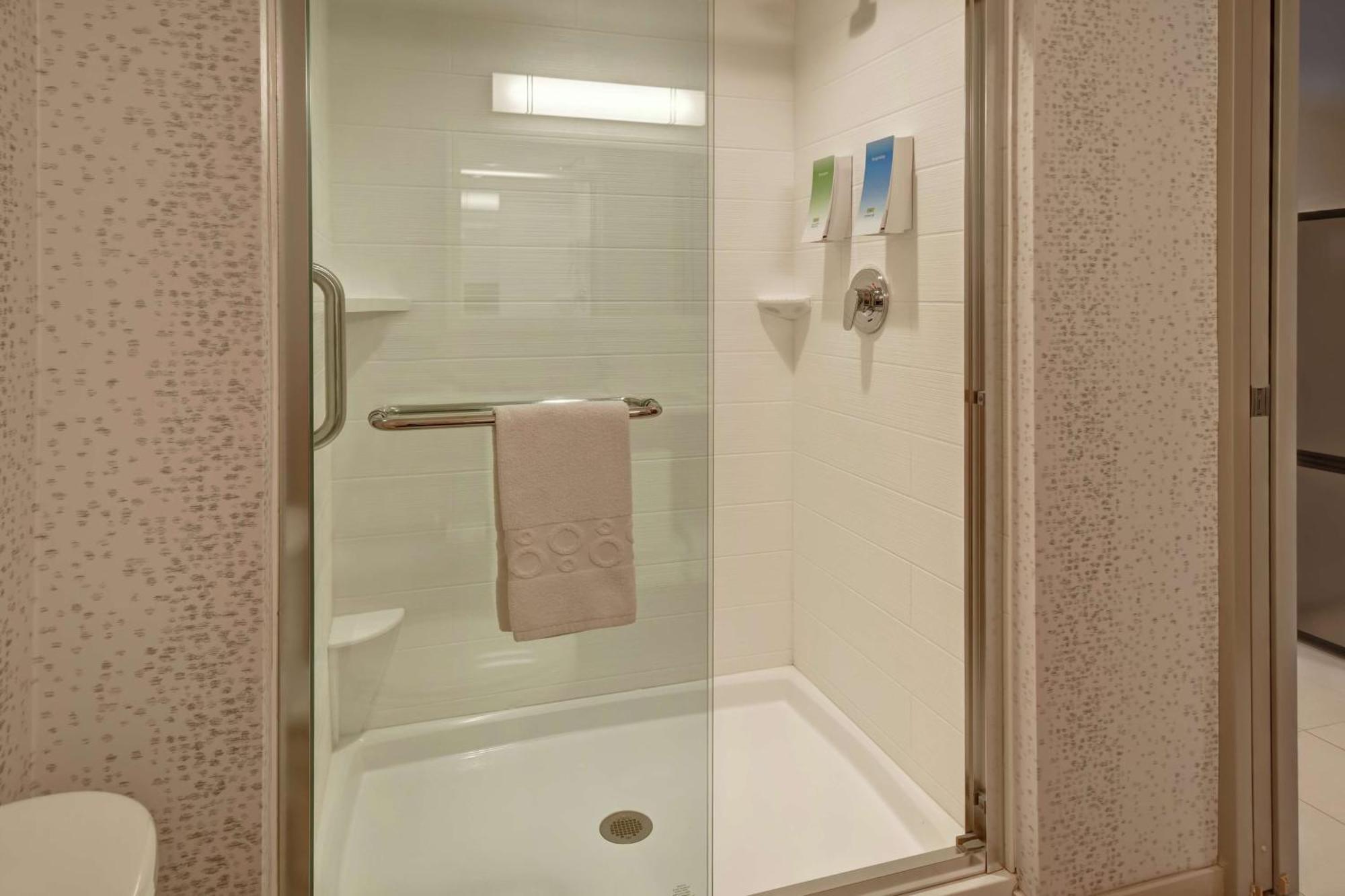 Home2 Suites By Hilton Springfield North Εξωτερικό φωτογραφία